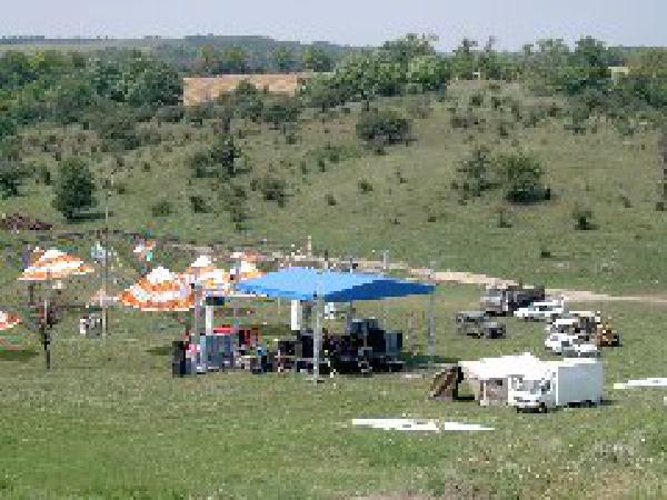  Bildname: 203.jpg 
 Breite: 240 Pixel 
 H�he: 180 Pixel 
 Gr�sse: 20 kB 