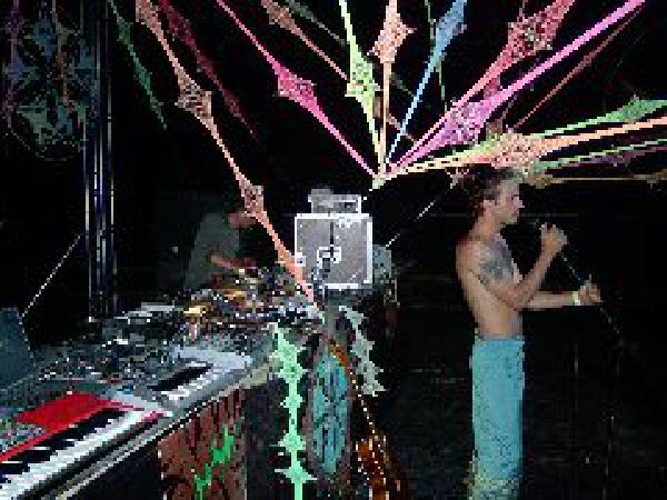  Bildname: 209.jpg 
 Breite: 240 Pixel 
 H�he: 180 Pixel 
 Gr�sse: 19 kB 