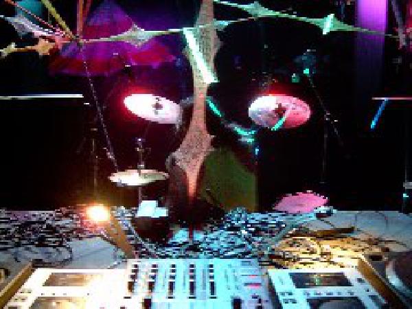  Bildname: 263.jpg 
 Breite: 240 Pixel 
 H�he: 180 Pixel 
 Gr�sse: 19 kB 