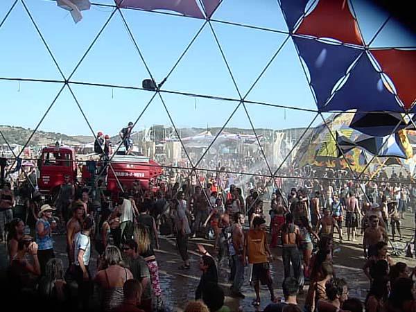  Bildname: 716.jpg 
 Breite: 600 Pixel 
 H�he: 450 Pixel 
 Gr�sse: 70 kB 