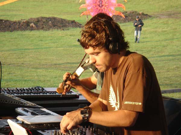  Bildname: DSC00911.jpg 
 Breite: 600 Pixel 
 H�he: 450 Pixel 
 Gr�sse: 66 kB 