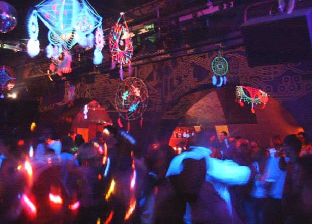  Bildname: 01010005.jpg 
 Breite: 600 Pixel 
 H�he: 431 Pixel 
 Gr�sse: 52 kB 