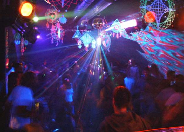  Bildname: 01010025.jpg 
 Breite: 600 Pixel 
 H�he: 431 Pixel 
 Gr�sse: 55 kB 