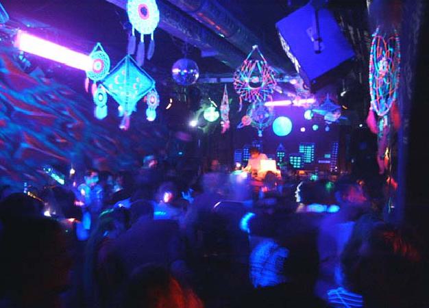  Bildname: 01010069.jpg 
 Breite: 600 Pixel 
 H�he: 431 Pixel 
 Gr�sse: 53 kB 