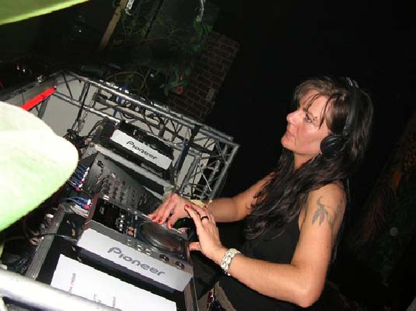  Bildname: DSCN4196.jpg 
 Breite: 535 Pixel 
 H�he: 400 Pixel 
 Gr�sse: 72 kB 