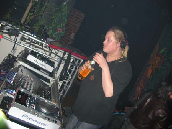  Bildname: DSCN4208.jpg 
 Breite: 535 Pixel 
 H�he: 400 Pixel 
 Gr�sse: 68 kB 