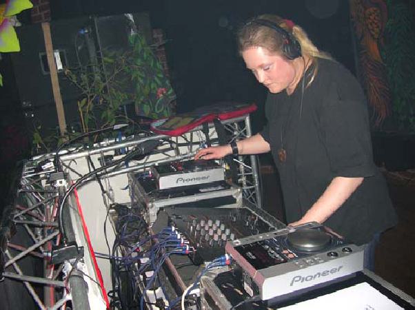  Bildname: DSCN4209.jpg 
 Breite: 535 Pixel 
 H�he: 400 Pixel 
 Gr�sse: 77 kB 