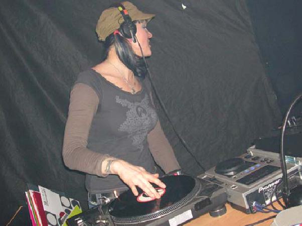  Bildname: DSCN4222.jpg 
 Breite: 535 Pixel 
 H�he: 400 Pixel 
 Gr�sse: 61 kB 