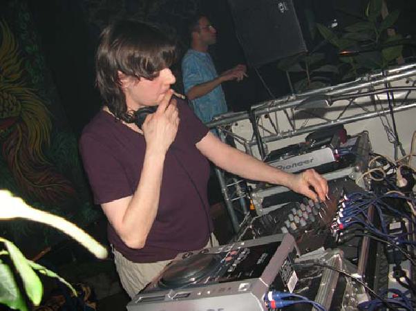  Bildname: DSCN4244.jpg 
 Breite: 535 Pixel 
 H�he: 400 Pixel 
 Gr�sse: 74 kB 