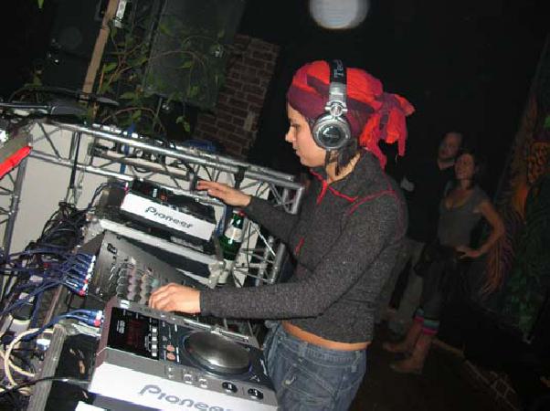  Bildname: DSCN4269.jpg 
 Breite: 535 Pixel 
 H�he: 400 Pixel 
 Gr�sse: 78 kB 