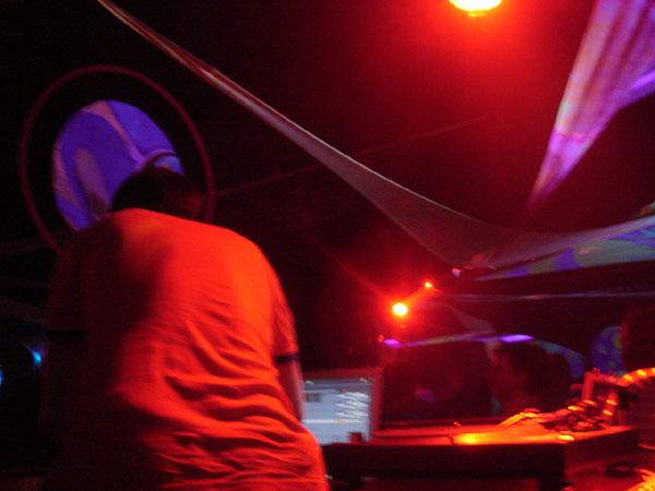  Bildname: DSC03483.jpg 
 Breite: 600 Pixel 
 H�he: 450 Pixel 
 Gr�sse: 63 kB 