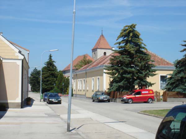  Bildname: DSC03542.jpg 
 Breite: 600 Pixel 
 H�he: 450 Pixel 
 Gr�sse: 52 kB 