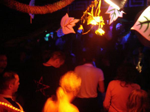  Bildname: DSC04318.jpg 
 Breite: 400 Pixel 
 H�he: 300 Pixel 
 Gr�sse: 47 kB 