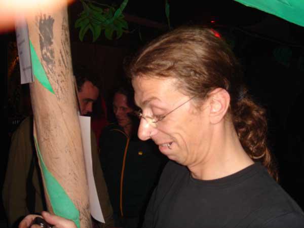  Bildname: jalanda23.jpg 
 Breite: 600 Pixel 
 H�he: 450 Pixel 
 Gr�sse: 37 kB 