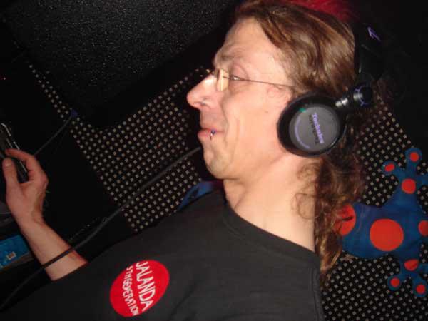  Bildname: jalanda38.jpg 
 Breite: 600 Pixel 
 H�he: 450 Pixel 
 Gr�sse: 44 kB 