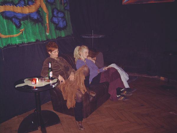  Bildname: 034-sofa-bande-tanzfl.jpg 
 Breite: 600 Pixel 
 H�he: 450 Pixel 
 Gr�sse: 38 kB 