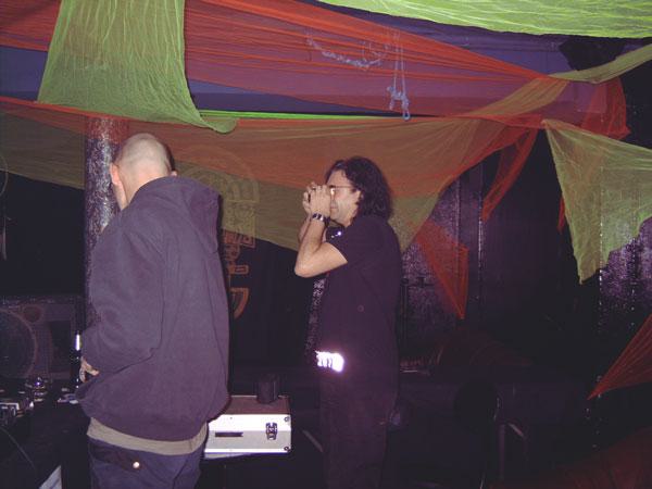  Bildname: 042-fotosession.jpg 
 Breite: 600 Pixel 
 H�he: 450 Pixel 
 Gr�sse: 45 kB 