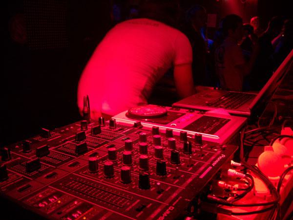  Bildname: IMG_2218.jpg 
 Breite: 600 Pixel 
 H�he: 450 Pixel 
 Gr�sse: 62 kB 