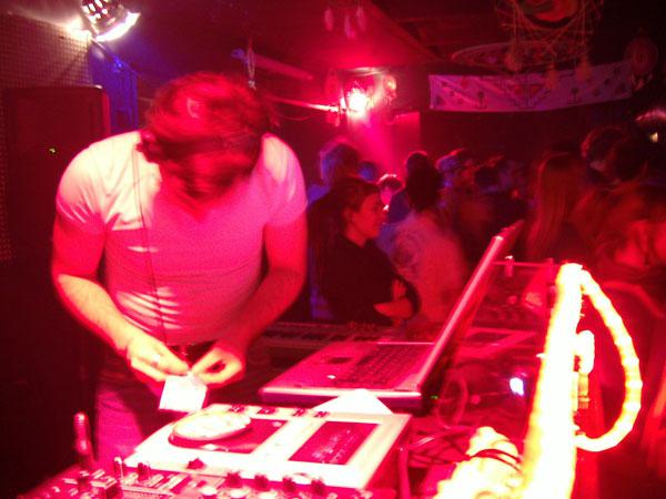  Bildname: IMG_2222.jpg 
 Breite: 600 Pixel 
 H�he: 450 Pixel 
 Gr�sse: 65 kB 