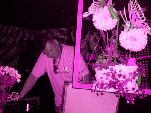  Bildname: IM000263.jpg 
 Breite: 399 Pixel 
 H�he: 299 Pixel 
 Gr�sse: 63 kB 