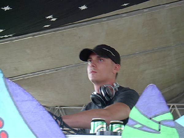  Bildname: IM000992.JPG 
 Breite: 640 Pixel 
 H�he: 480 Pixel 
 Gr�sse: 62 kB 